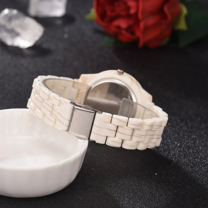 2024 Couple Fashion Luxury Men and Women Quartz Watch Wood Grain Retro Simple Silicone Dial Clocks Silicone Black Strap Orologi